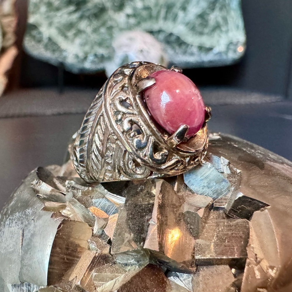 Vintage, Handmade, Red Star Ruby Ring - image 2